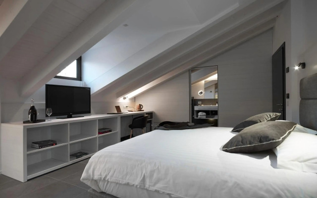 Boutique hotel touring