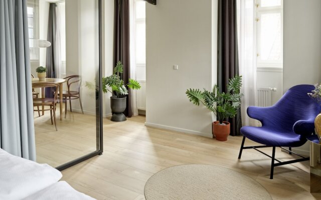 Apēron Apartment Hotel