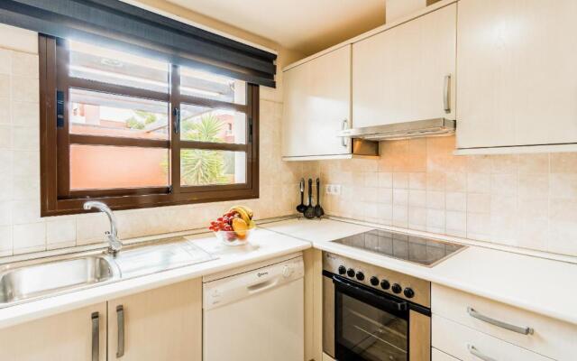 HolidayVilla Serenity with Pool & BBQ by HolidaysHome