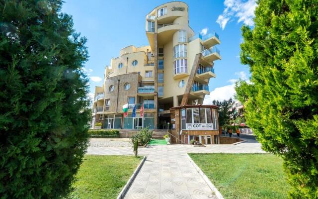 Apart Hotel Vechna R