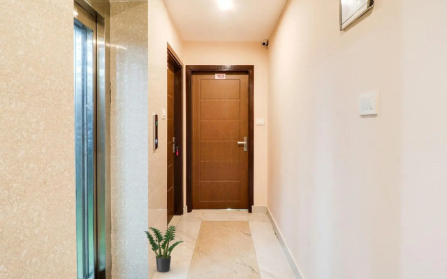 Super OYO 92578 HOTEL LA PLAZO