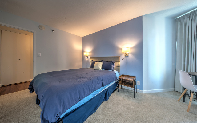 Outstanding Upgraded Luxury Apt!