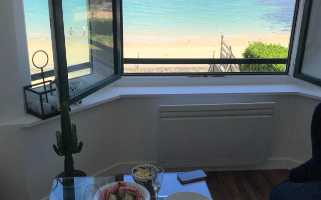 Duplex apartment in a prime seafront location, Treboul, Douarnenez