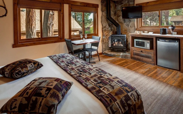 Cedar Glen Lodge