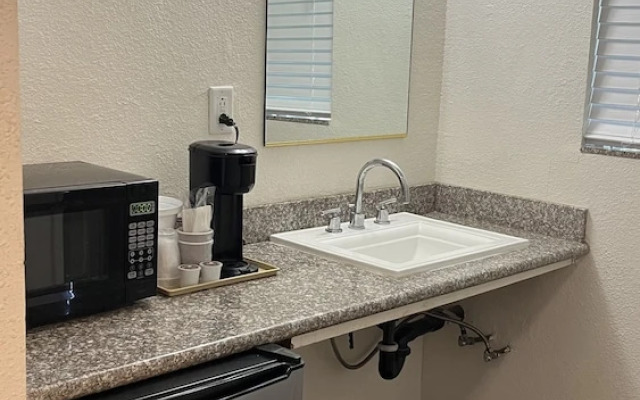 Economy Inn