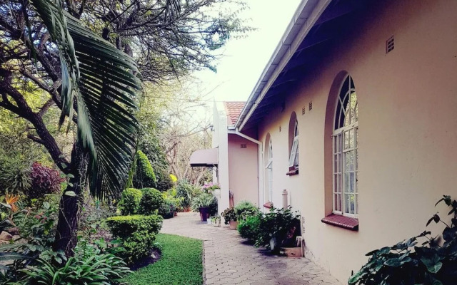 Lynn's Guest House