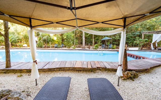 Jolie Jungle Eco Hotel