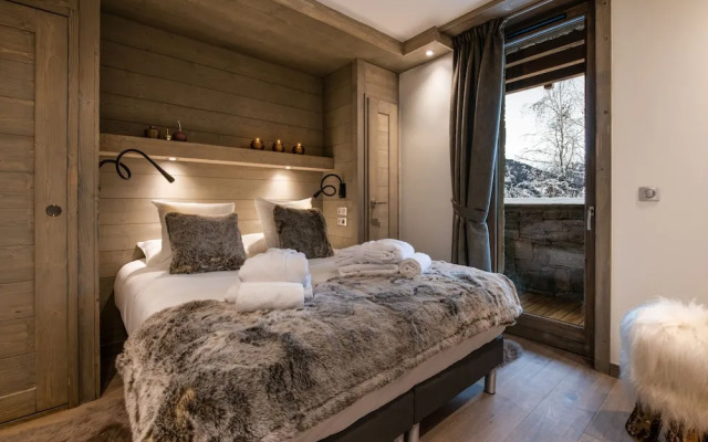 Yellowstone Lodge Chalet 2