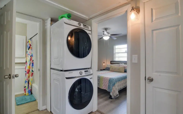4 Mi to Dtwn: Pet-friendly Tampa Retreat