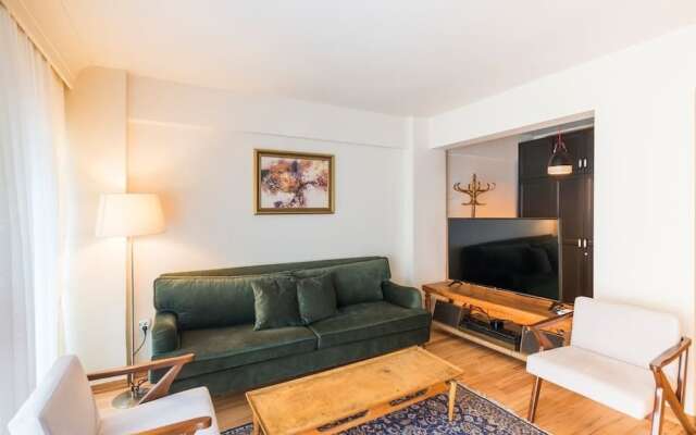 City Style Penthouse in Downtown