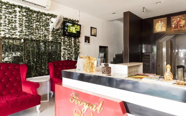 Royal Q&D Suites Hotel