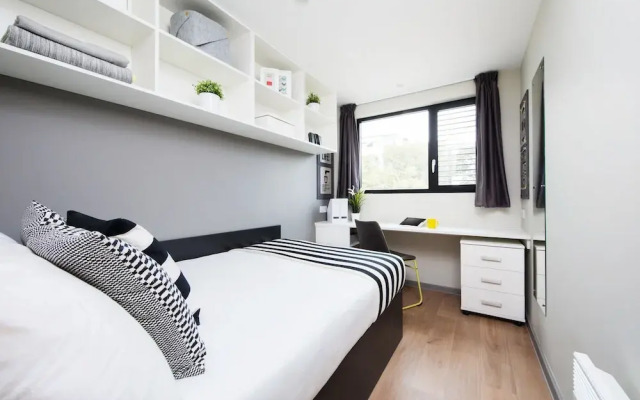 Modern Student-Only Ensuite Rooms in Central Portsmouth