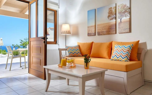 Cozy Pool Front Apartment With sea View Orange