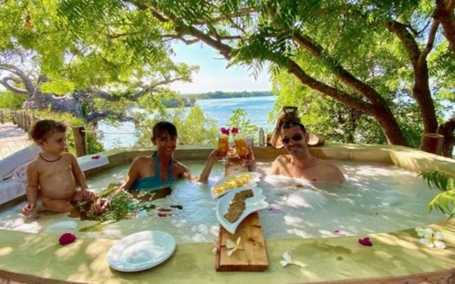 Rock and Sea Bubble Lodges
