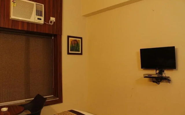OYO Premium Old Station Road Bhubaneswar 4