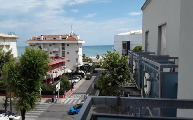 Hotel Le Vele - Fronte spiaggia Playa del Sol 108-109