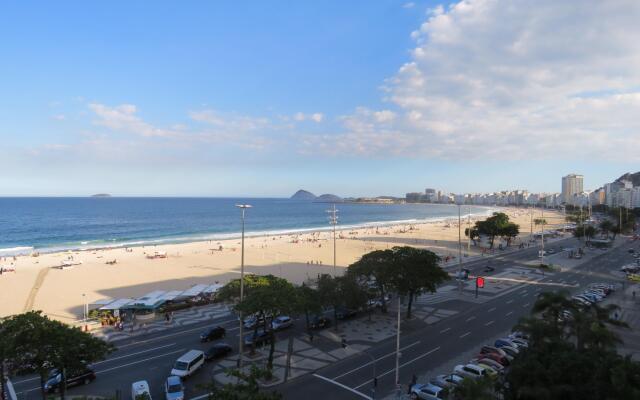 Pineapples ATL702 | Copacabana beach view