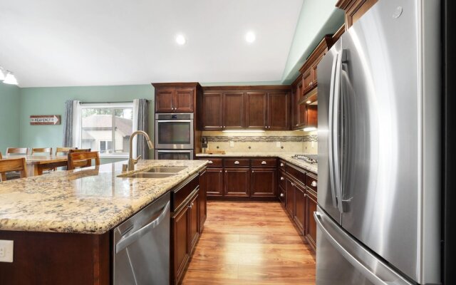 The Lookout at Tahoe Woods