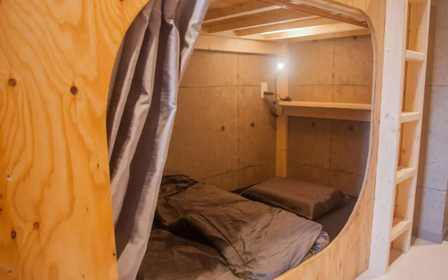 Picnic Hostel Osaka