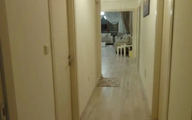 Luxerious Three Bedroom Apartment