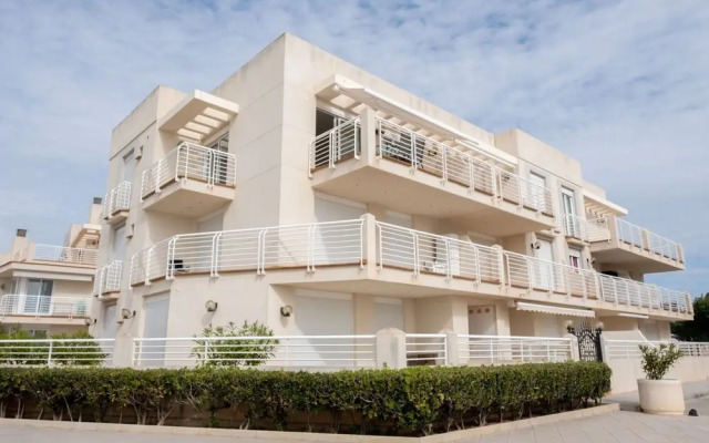 Quaint Apartment close to the Seabeach