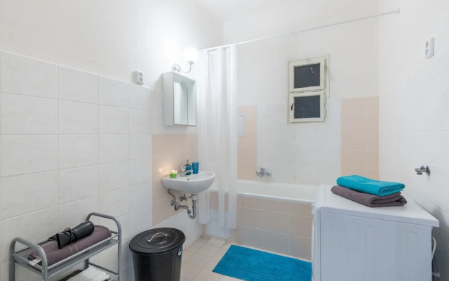 U Nemocenske pojistovny apartment