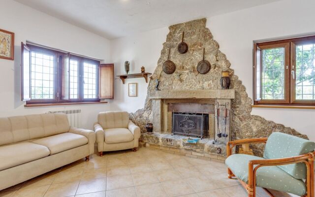 Chalet in Motta Santa Lucia in Greenery