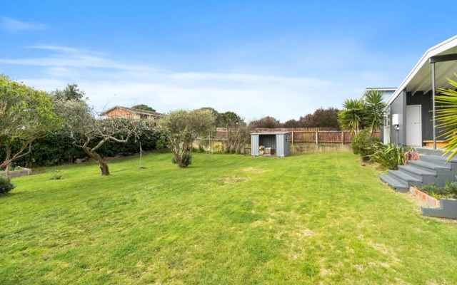 Queenie - Waikanae Beach Holiday Home