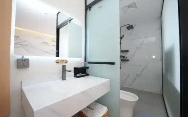Boland Hotel (Jianshui Purple Pottery Street)