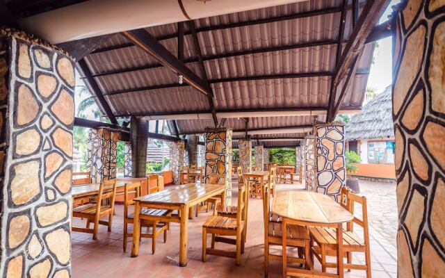 Kingfisher Safaris Resort Hotel