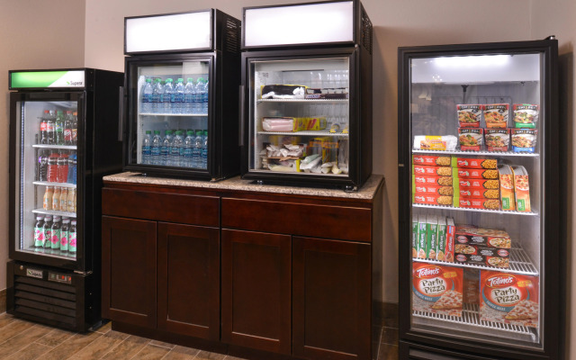 Holiday Inn Express & Suites Williams by IHG