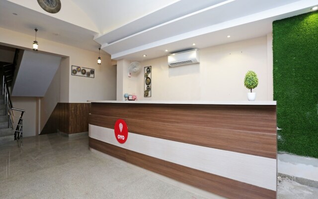 OYO 13435 Atithi Suites