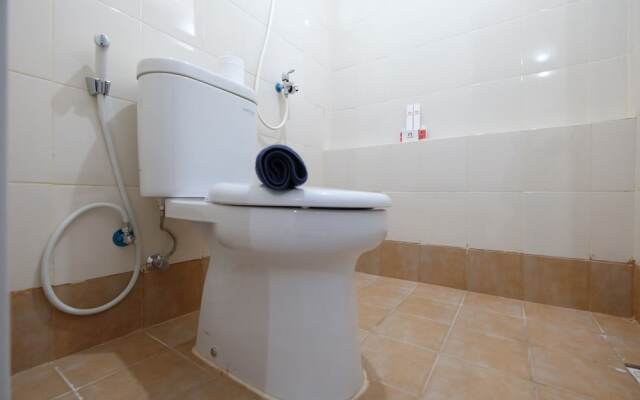 Homey Bassura City Apartment near Shopping Center