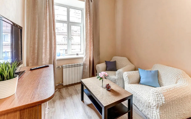 на Караванной 24-26