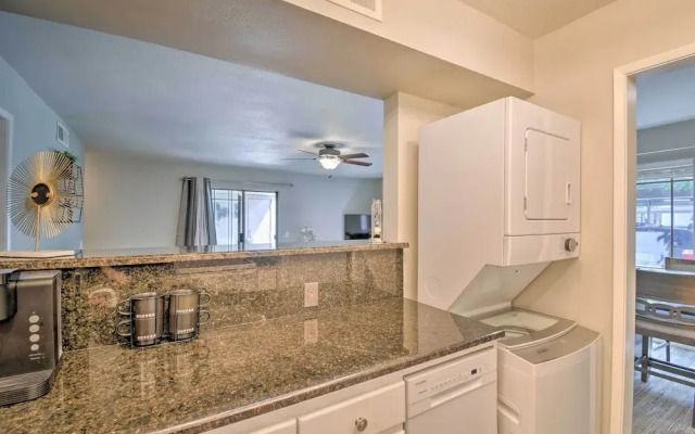 Sleek Phoenix Condo: Walk to Biltmore Fashion Park