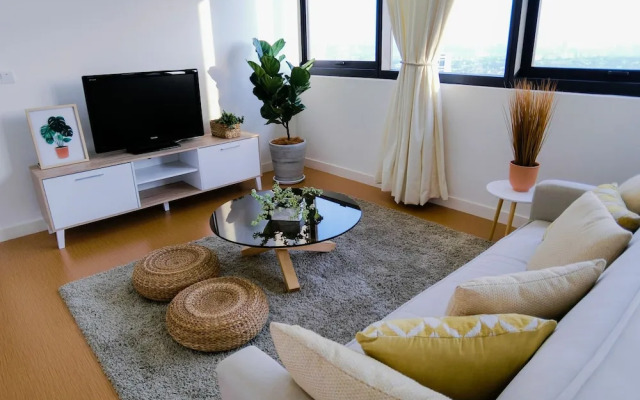 The Hub Service Apartment