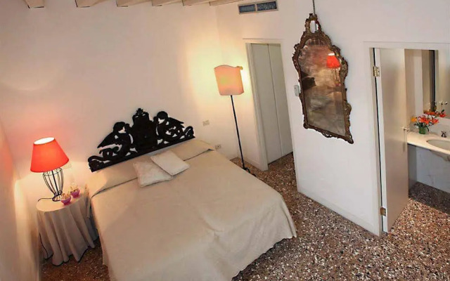 Palazzo Contarini Porta di Ferro