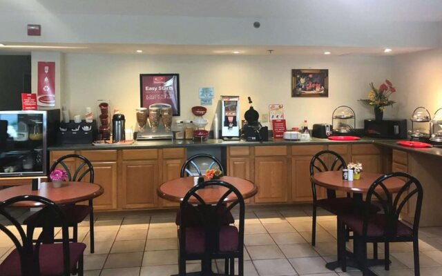 Econo Lodge & Suites Southern Pines - Pinehurst