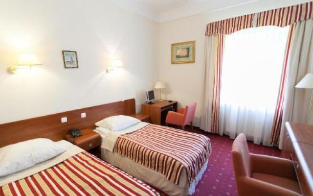 Hotel Twins II. Noclegi i Centrum szkoleniowe