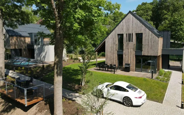 Spacious Villa With Good Ambience
