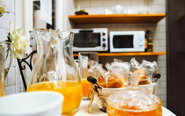 Rooms Hola BCN B & B