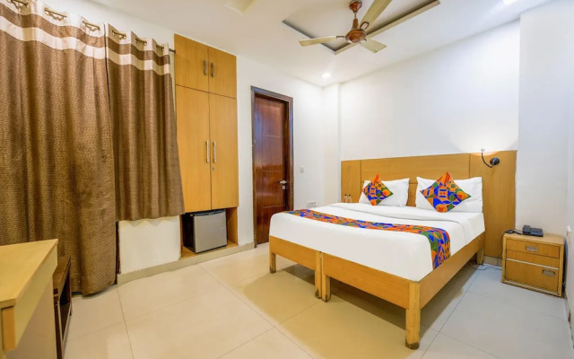 Fabhotel Silver Crown I