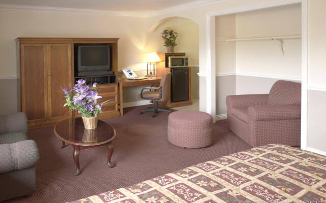 Legacy Inn and Suites