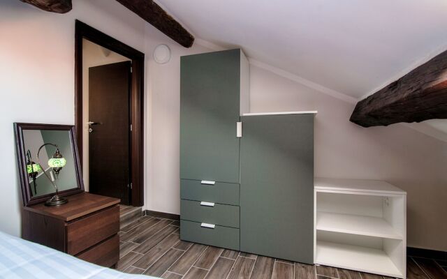 JOIVY Stylish Flat, 5-Minute Metro Trip To Centre