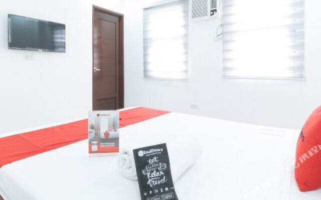Reddoorz Plus @ D'builders Poblacion - Bgc