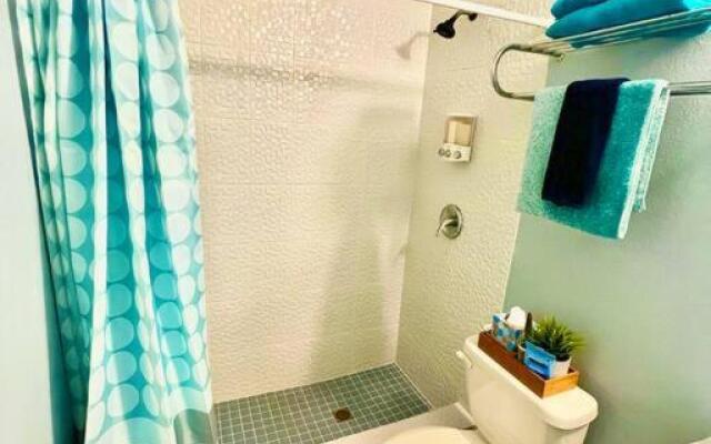 2-BR Modern Oceanfront Apt Steps from Playa Sucia