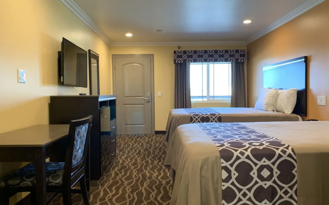 Industry Inn & Suites