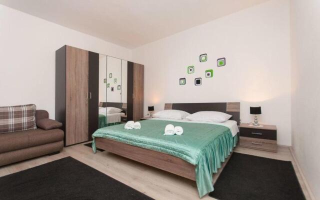 Apartment Dama-10m from beach