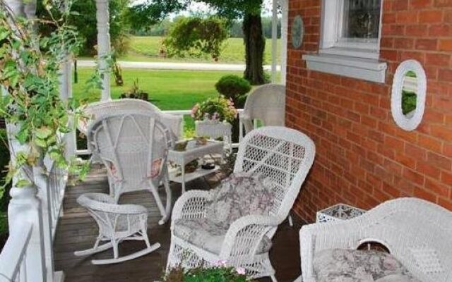 Country Doll House Bed And Breakfast