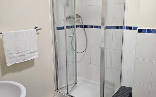 Remarkable 2-bed Apartment in Manchester